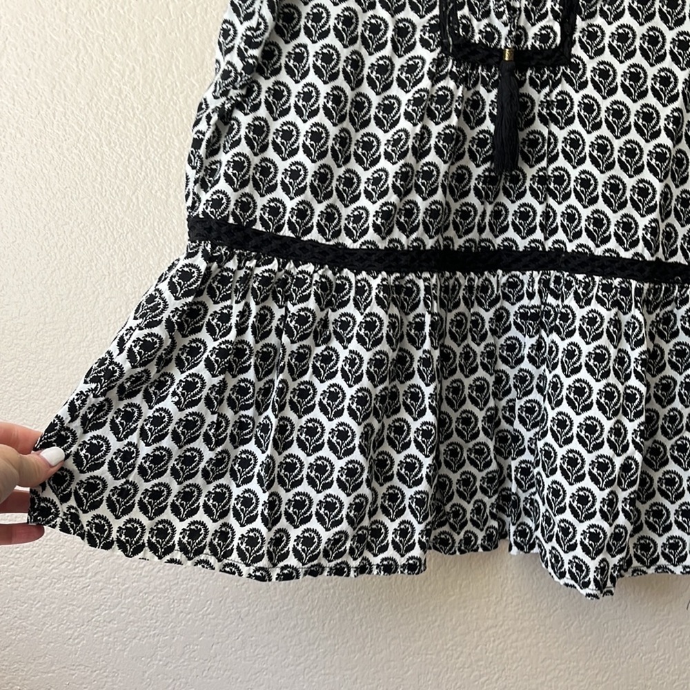Luna Moon Peplum Tank Top Floral Black and White Size Medium Large - Picture 6 of 13